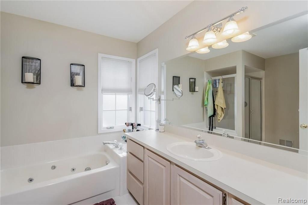 2178 Reagan Drive Rochester Hills, MI 48309 - Photo 19 of 44