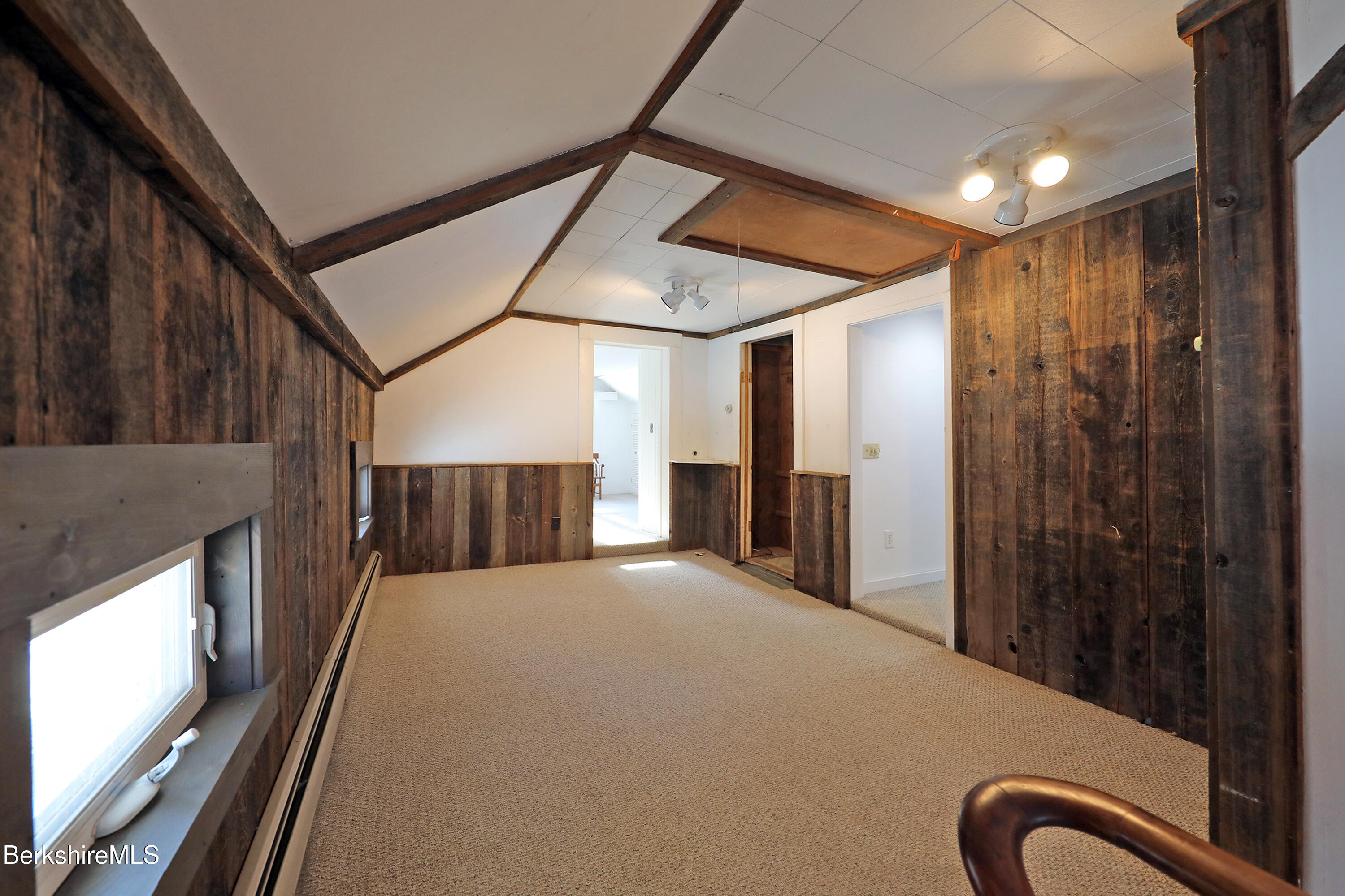 86 East Main Street Stockbridge, MA 01262 - Photo 21 of 55 Second level large landing flex space
