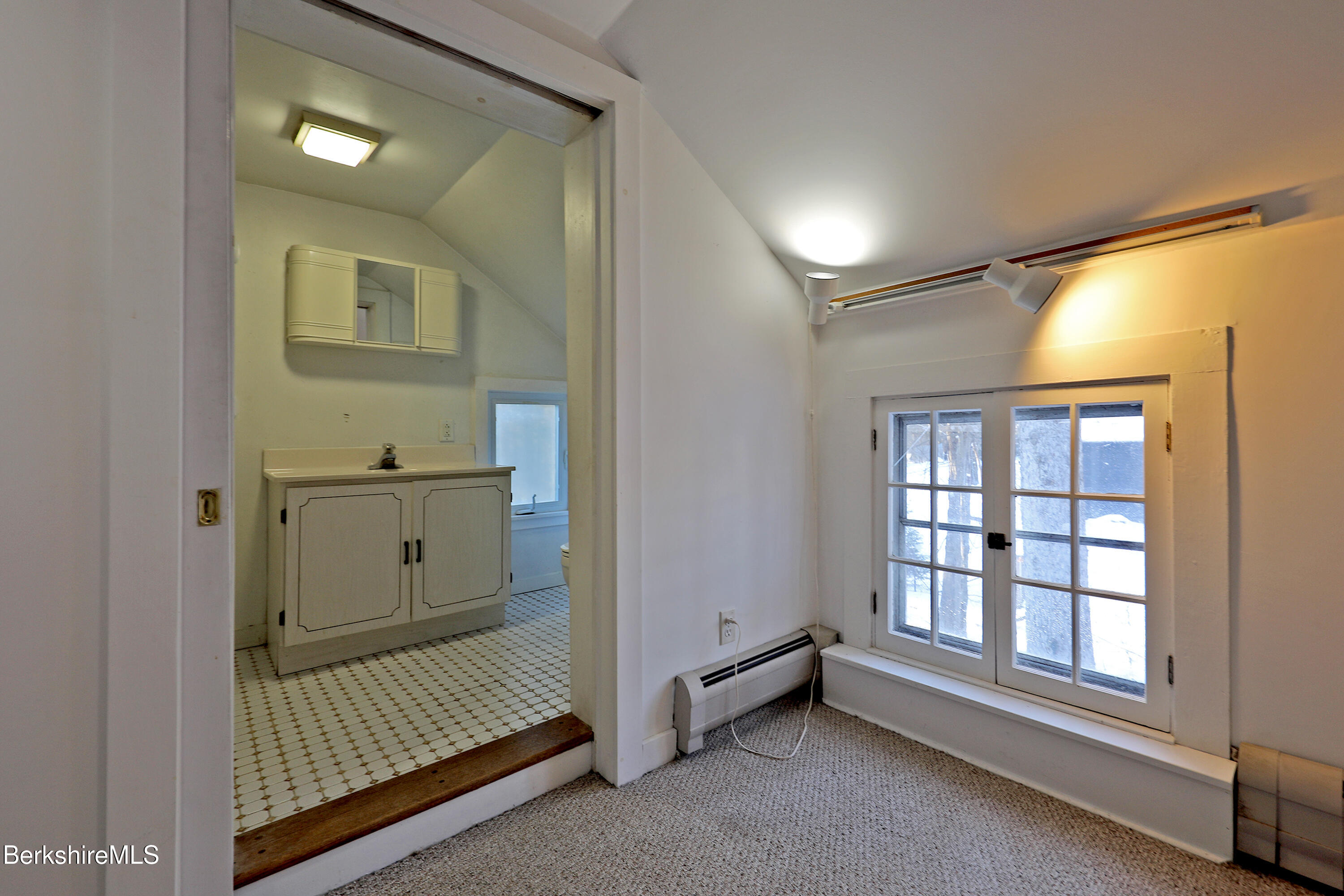 86 East Main Street Stockbridge, MA 01262 - Photo 29 of 55 Office to full bath