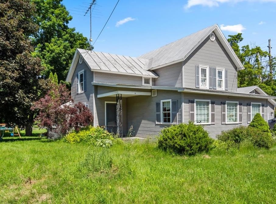 35 Spring Street Swanton, VT 05488 - Photo 3 of 24