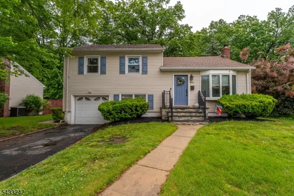 $575,000 | 841 Colonial Arms Road, Union, NJ 07083