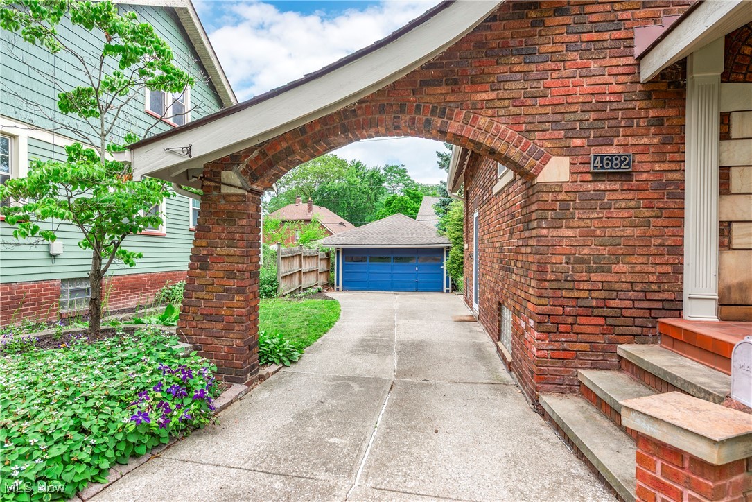 4682 Hilland Road Cleveland, OH 44109 - Photo 3 of 50 Gallery Image 3