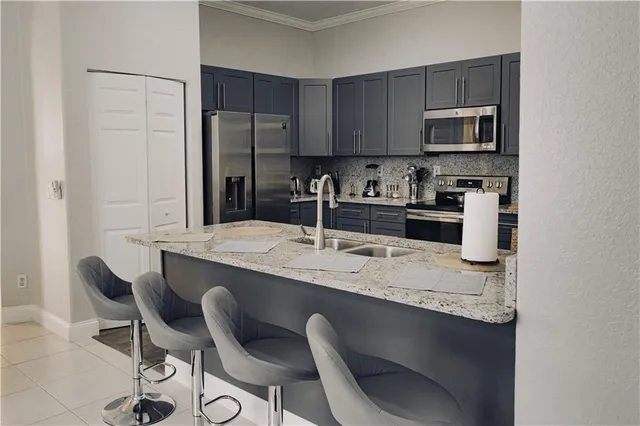 $4,000 | 7682 Northwest 19th Street, Pembroke Pines, FL 33024