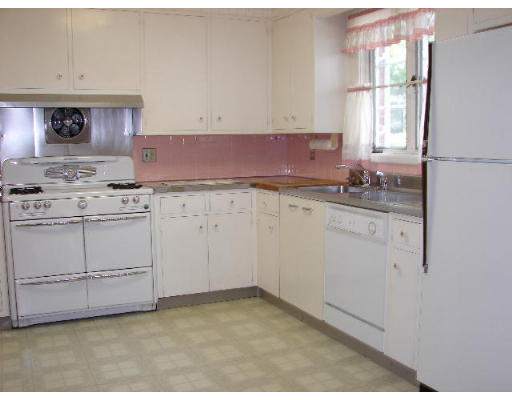 32 Longfellow Road Worcester, MA 01602 - Photo 3 of 12 Gallery Image 3