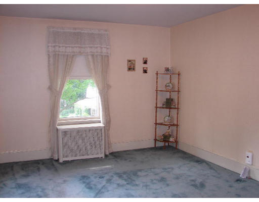 32 Longfellow Road Worcester, MA 01602 - Photo 8 of 12 Gallery Image 8