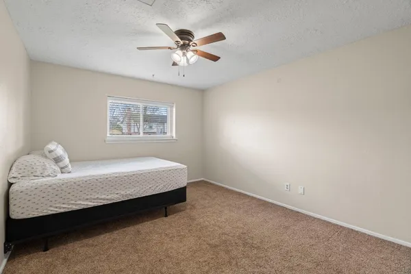 $2,400 | 304 Old Course Drive, Friendswood, TX 77546
