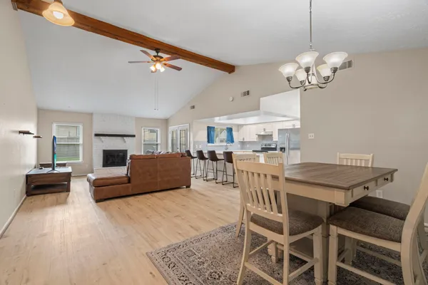 $2,400 | 304 Old Course Drive, Friendswood, TX 77546