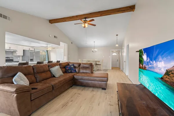$2,400 | 304 Old Course Drive, Friendswood, TX 77546
