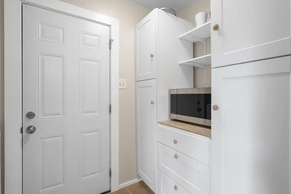 $2,400 | 304 Old Course Drive, Friendswood, TX 77546