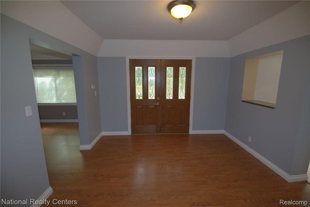 2790 Harvey Street Rochester, MI 48309 - Photo 7 of 21 7.jpg