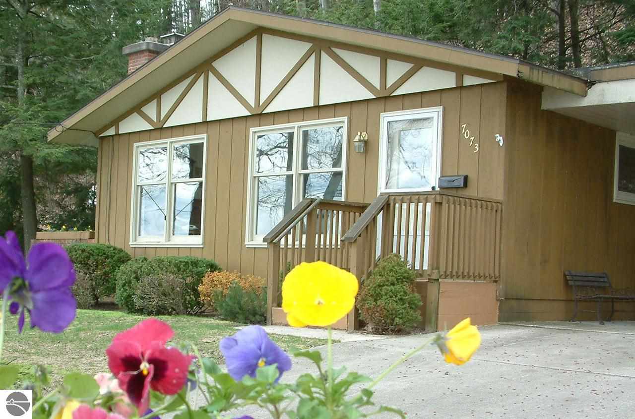 7073 East Shore Road Traverse City, MI 49686 - Photo 1 of 25 1782497.JPG
