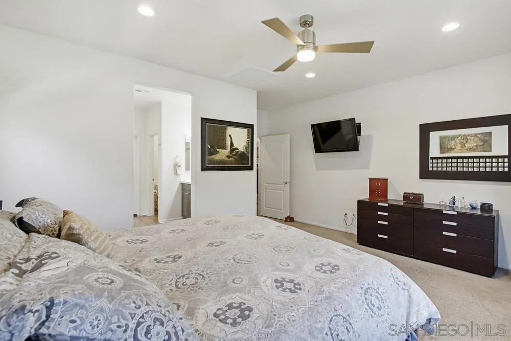 441 Ventasso Way Fallbrook, CA 92028 - Photo 18 of 62 Primary Bedroom