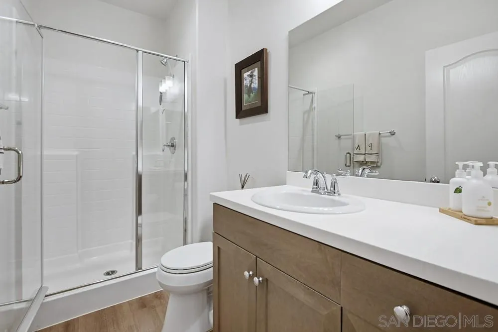 441 Ventasso Way Fallbrook, CA 92028 - Photo 24 of 62 Bathroom