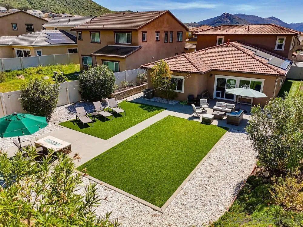 441 Ventasso Way Fallbrook, CA 92028 - Photo 3 of 62 Exterior Back