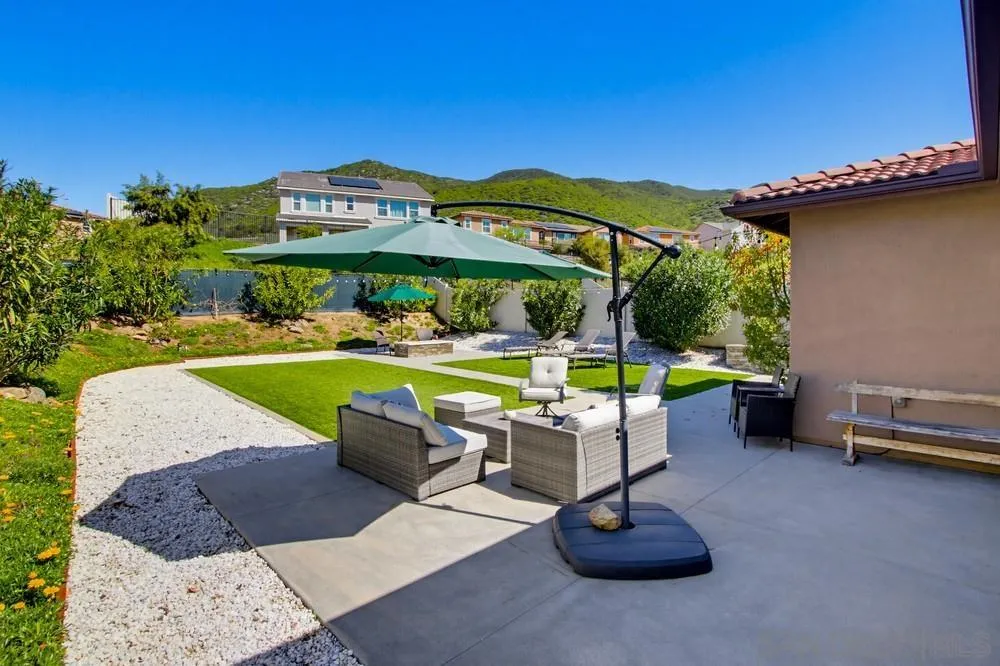 441 Ventasso Way Fallbrook, CA 92028 - Photo 34 of 62 Hardscape
