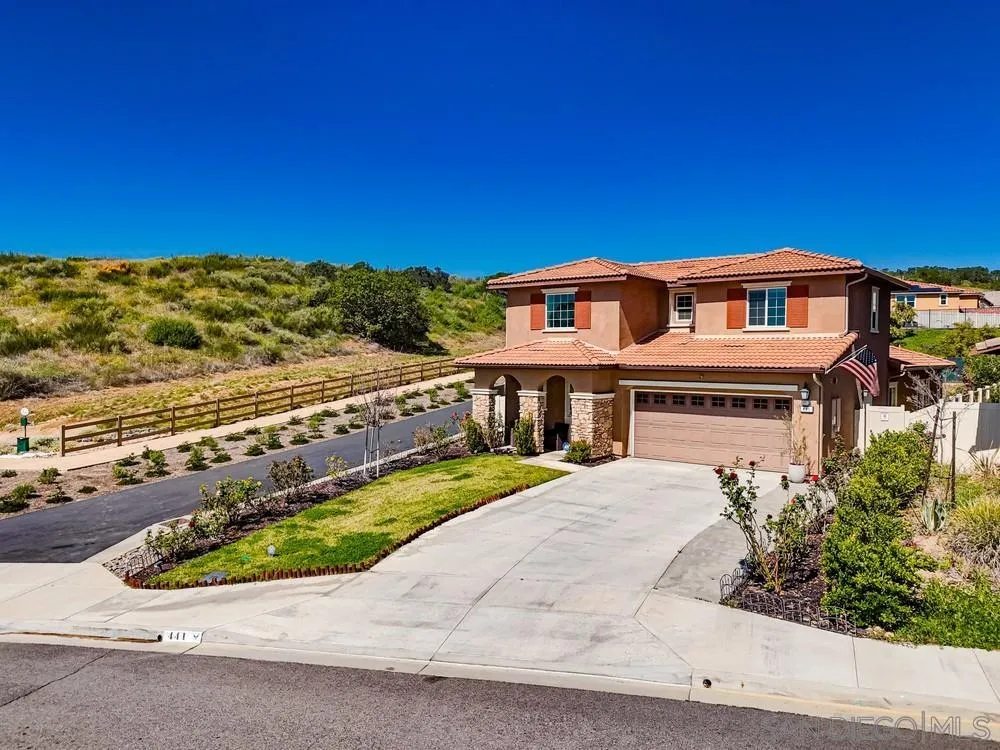 441 Ventasso Way Fallbrook, CA 92028 - Photo 38 of 62 Exterior Front