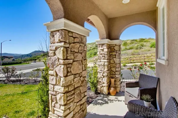 $890,000 | 441 Ventasso Way, Fallbrook, CA 92028