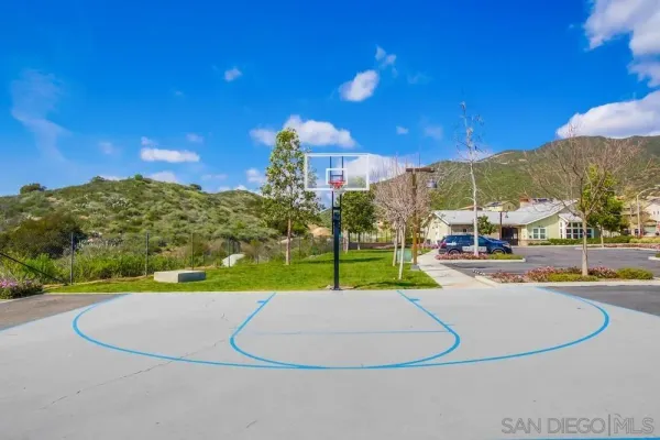 $890,000 | 441 Ventasso Way, Fallbrook, CA 92028