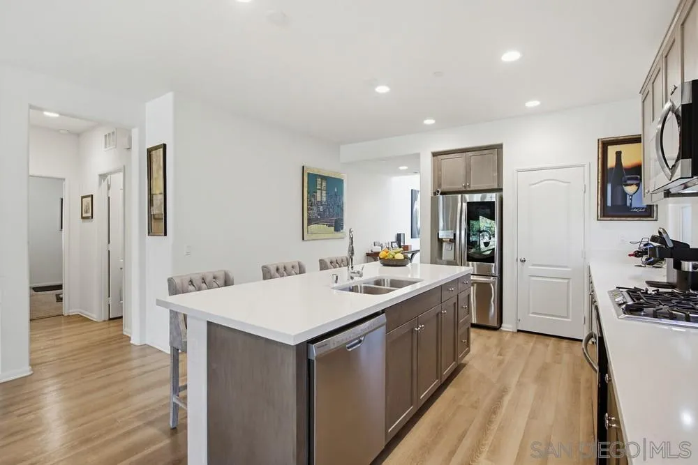 441 Ventasso Way Fallbrook, CA 92028 - Photo 9 of 62 Kitchen