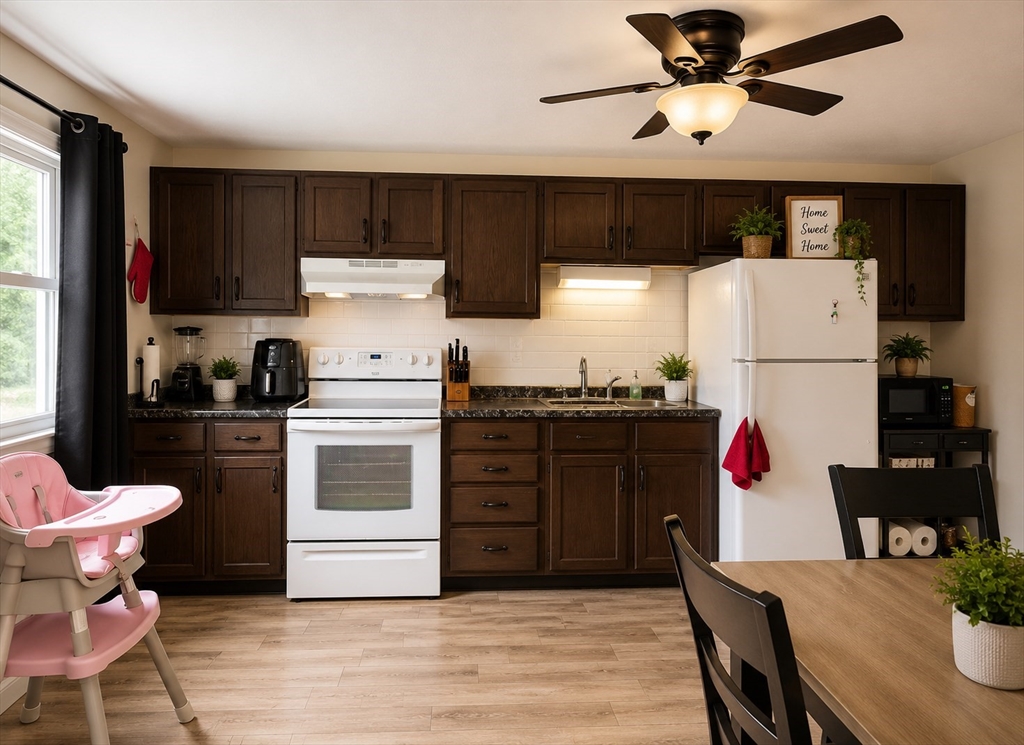 8 Rochelle Street Auburn, MA 01501 - Photo 22 of 35