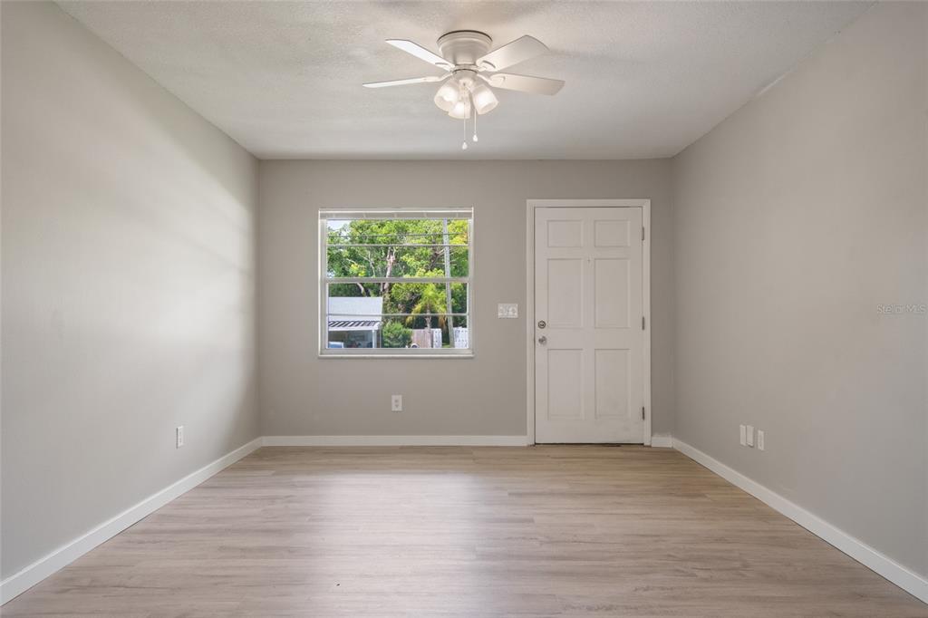 111 Amigos Road DeBary, FL 32713 - Photo 4 of 29
