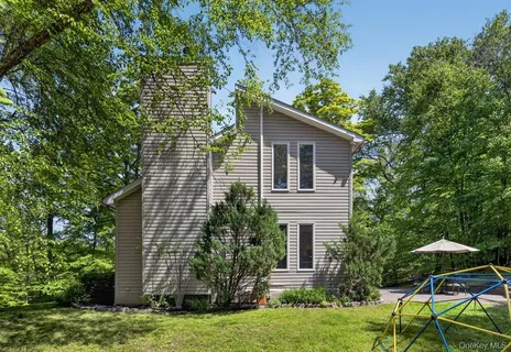 $560,000 | 305 Oak Lane, Newburgh, NY 12550