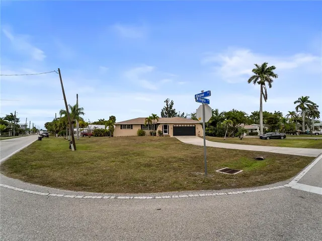 $374,900 | 826 West Virginia Avenue, Punta Gorda, FL 33950