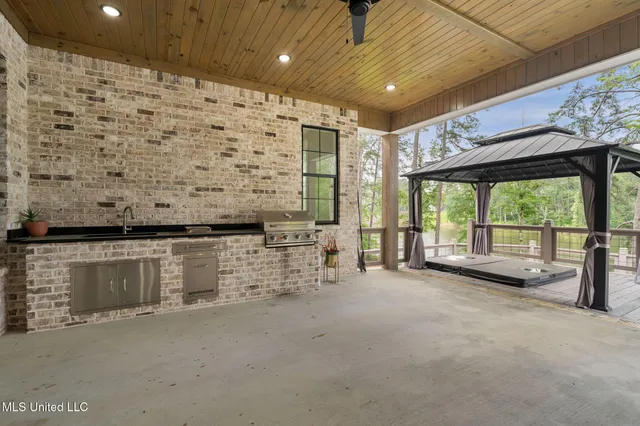 $979,000 | 9 Sanctuary Drive, Sumrall, MS 39482