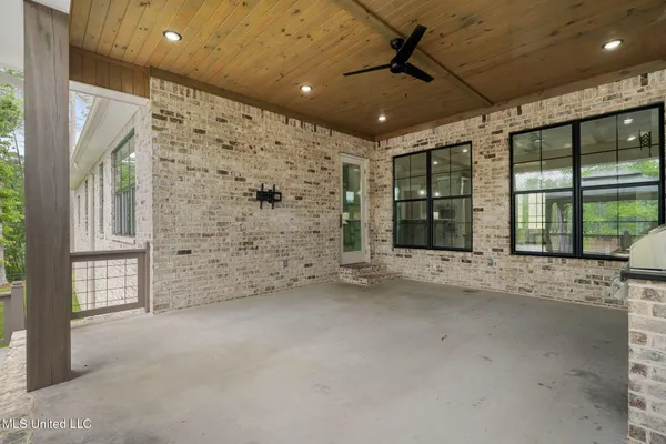 $979,000 | 9 Sanctuary Drive, Sumrall, MS 39482