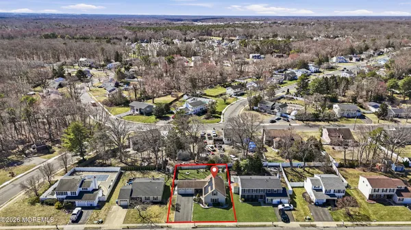 $650,000 | 5 Berkshire Drive, Howell, NJ 07731