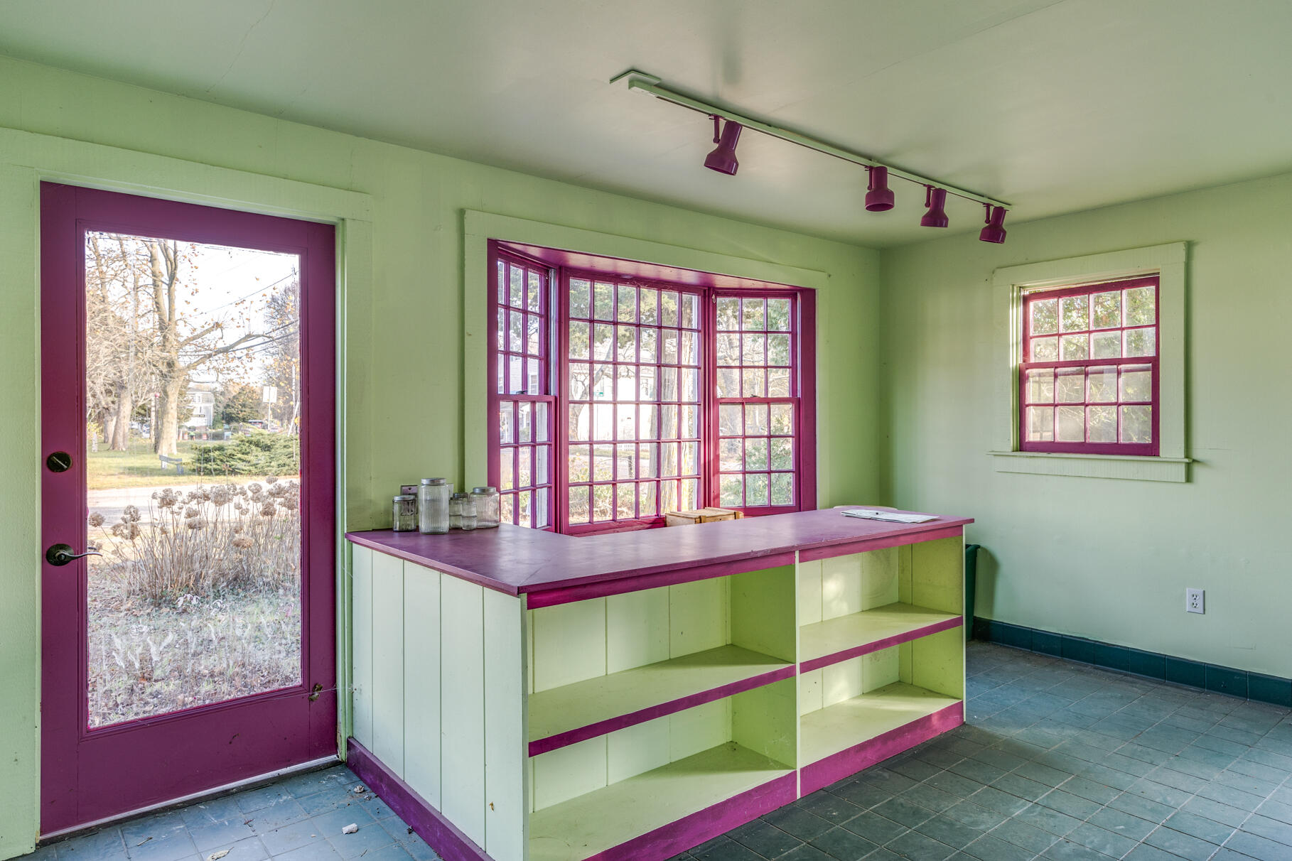 216 Main Street Orleans, MA 02653 - Photo 35 of 51 Gift Shop