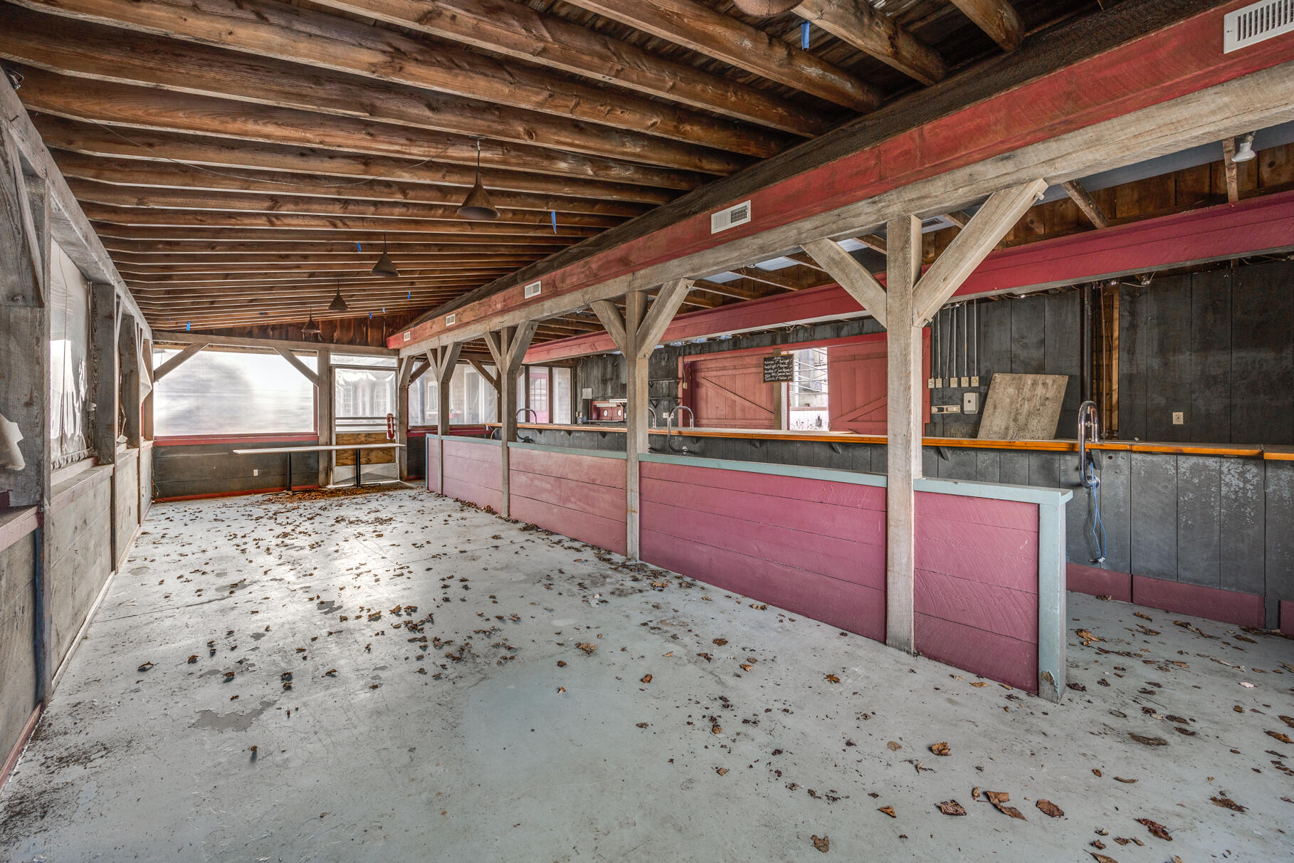 216 Main Street Orleans, MA 02653 - Photo 39 of 51 Bar