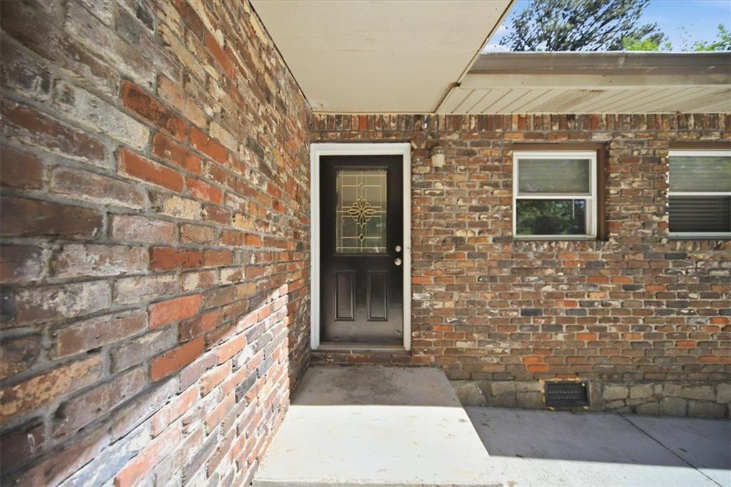 2432 Woodacres Road Northeast Atlanta, GA 30345 - Photo 5 of 32