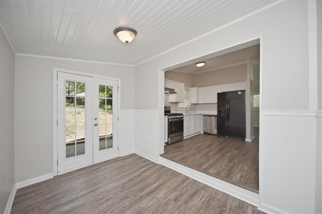 2432 Woodacres Road Northeast Atlanta, GA 30345 - Photo 9 of 32