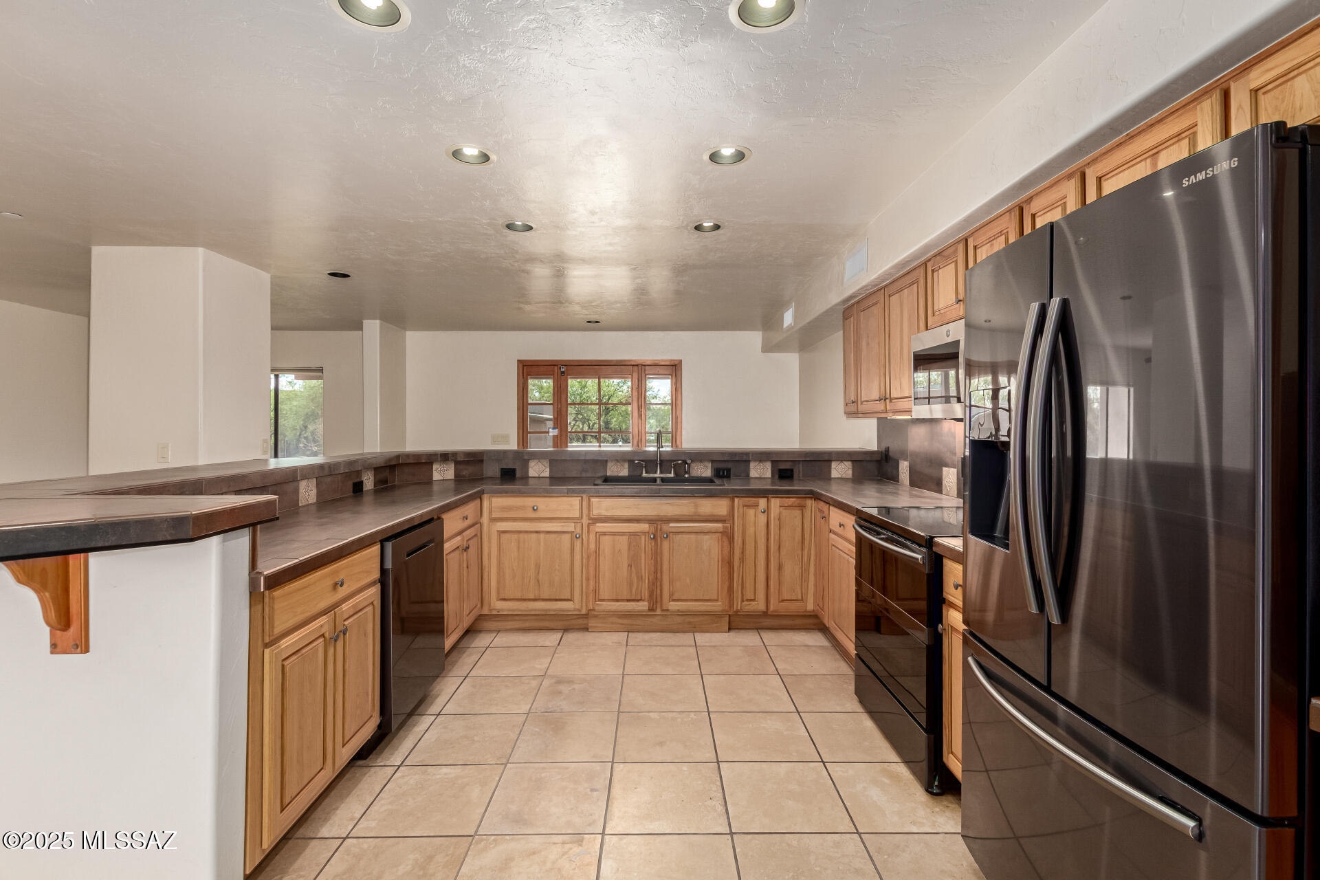 5100 East Golder Ranch Drive Tucson, AZ 85739 - Photo 20 of 47 Main House Kitchen
