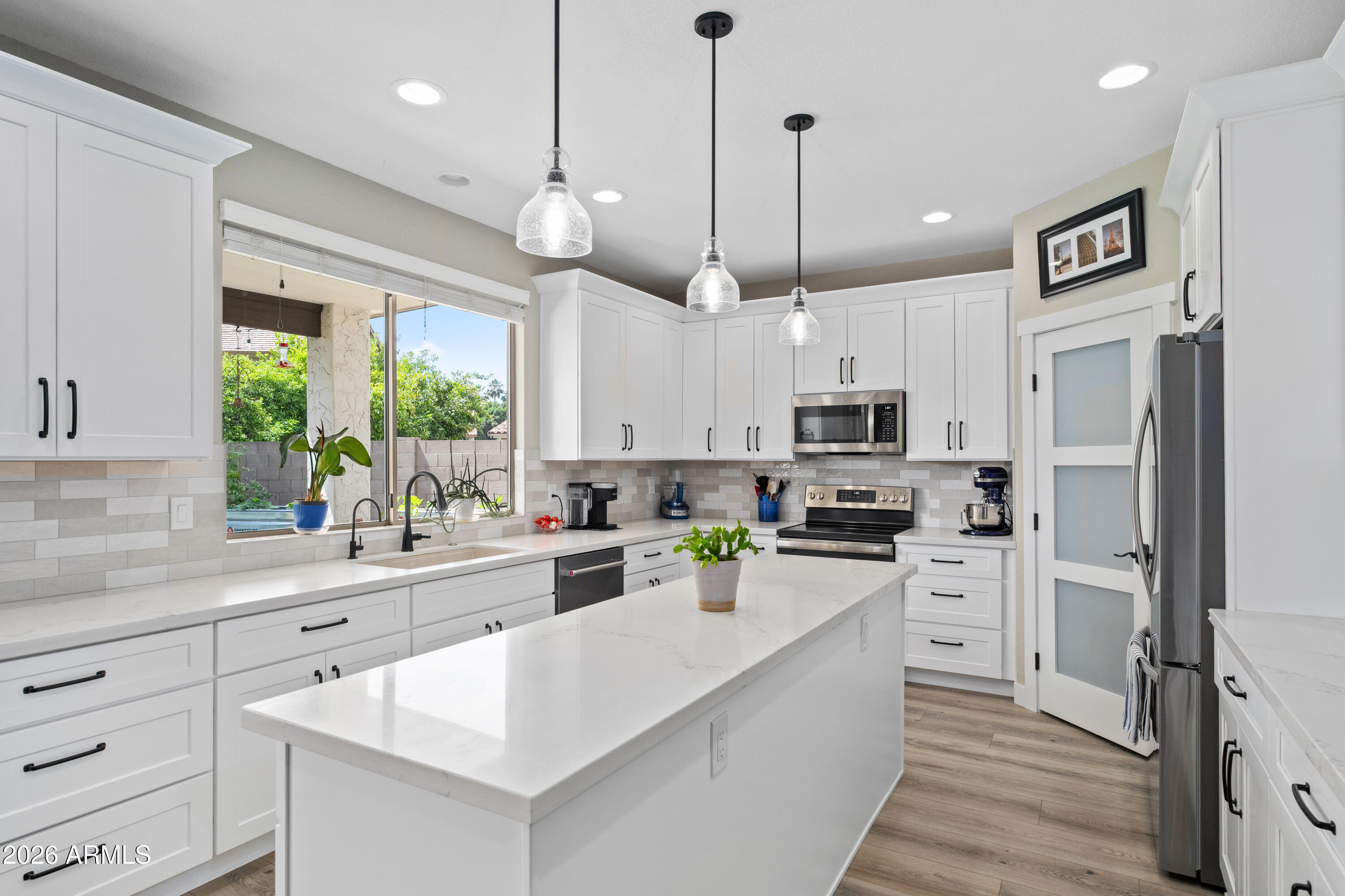 1071 East Ivanhoe Street Gilbert, AZ 85295 - Photo 2 of 41 Quartz Countertops