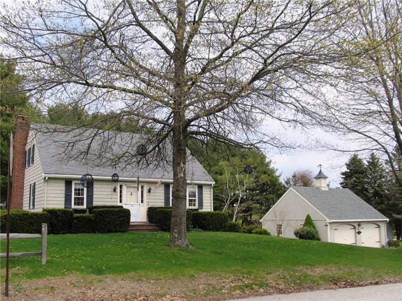 2 Hedgerow Drive Cumberland, ME 04021 - Photo 2 of 32 Exterior Front.