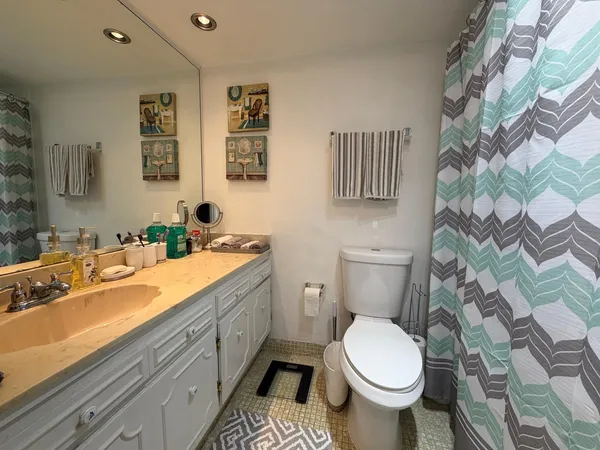 $2,250 | 3051 North Course Drive, Unit 509, Pompano Beach, FL 33069