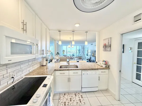 $2,250 | 3051 North Course Drive, Unit 509, Pompano Beach, FL 33069