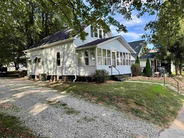 $199,900 | 708 East 2nd Street, Huntingburg, IN 47542