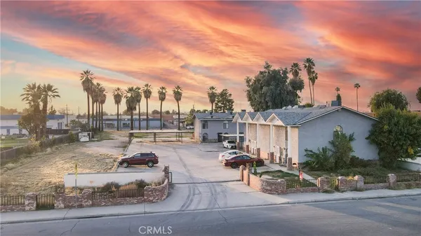 a view of a terrace with sitting area