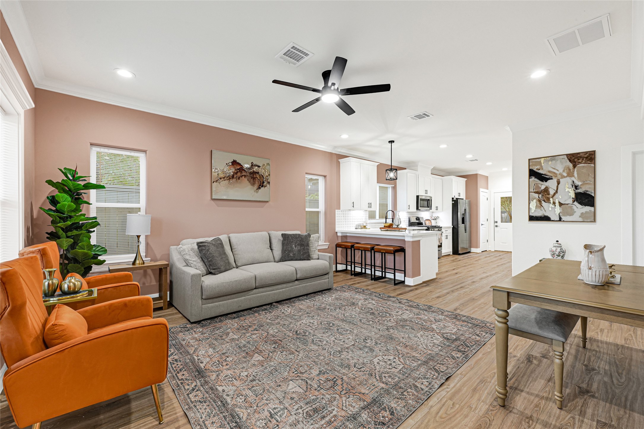 3834 Mt Pleasant Street Houston, TX 77021 - Photo 9 of 50 a living room with furniture and kitchen view