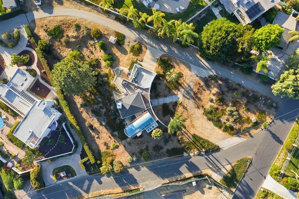 731 Avocado Place Del Mar, CA 92014 - Photo 13 of 22