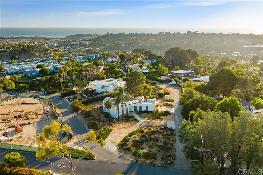 731 Avocado Place Del Mar, CA 92014 - Photo 14 of 22