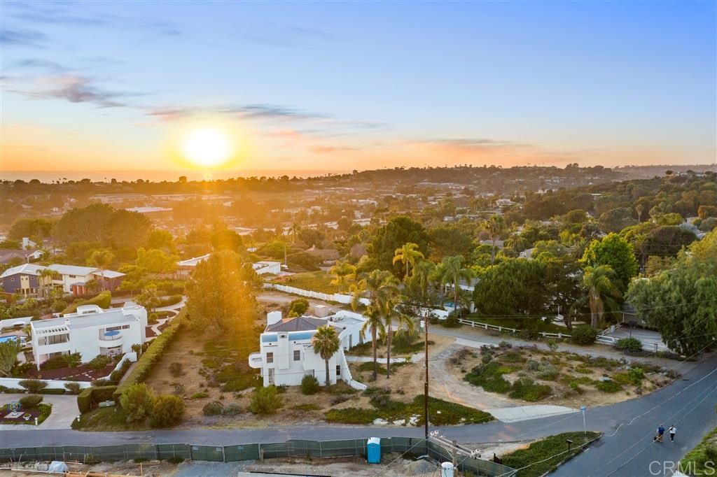 731 Avocado Place Del Mar, CA 92014 - Photo 4 of 22