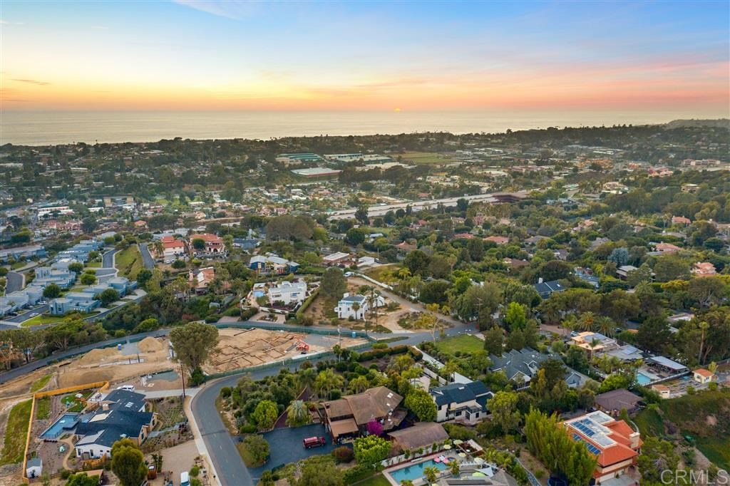 731 Avocado Place Del Mar, CA 92014 - Photo 7 of 22