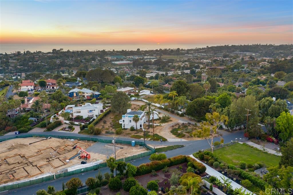 731 Avocado Place Del Mar, CA 92014 - Photo 8 of 22