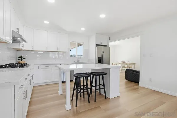 $799,000 | 4801 Siesta Place, Oceanside, CA 92057