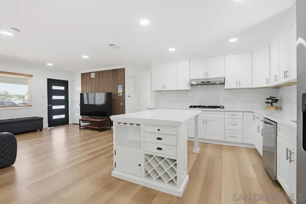 $799,000 | 4801 Siesta Place, Oceanside, CA 92057
