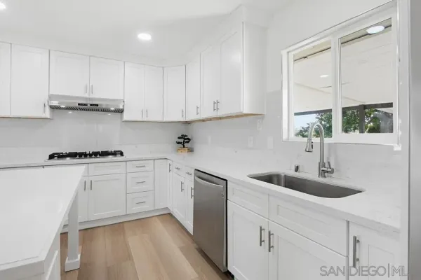 $799,000 | 4801 Siesta Place, Oceanside, CA 92057